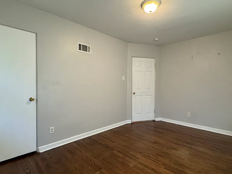 7814 Wayne Ave — Photo 11