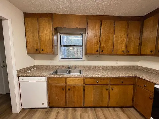 117 Redstone Dr — Photo 6