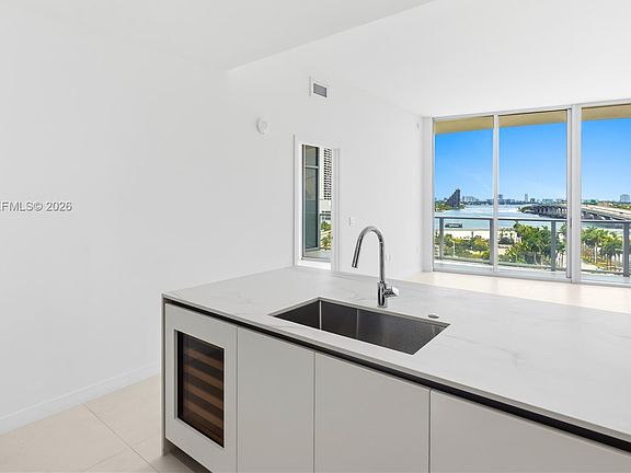 2nd image of 1400 Biscayne Blvd #804