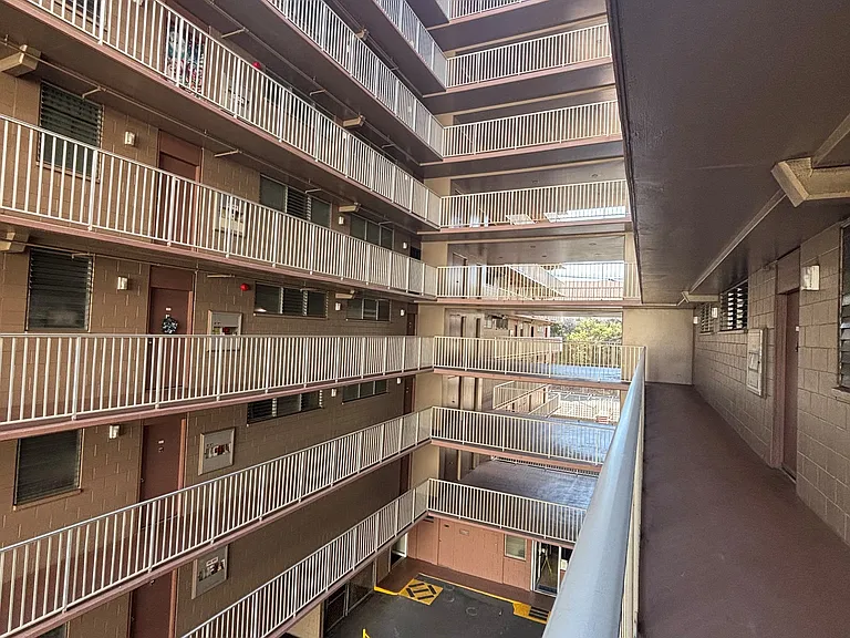 Westlake Apartments — Photo 10