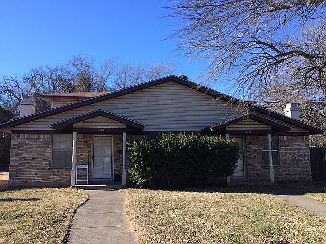 1st image of 2431 Woodoak Ct