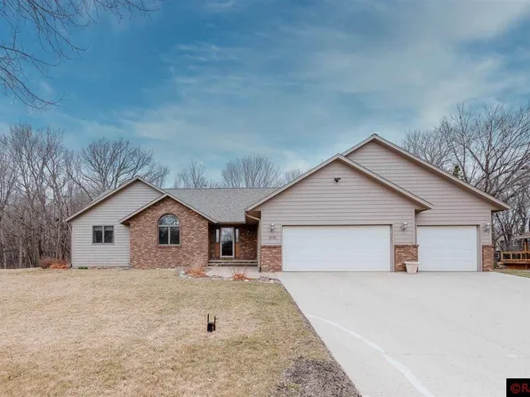 1616 Northridge Ln, North Mankato, MN 56003