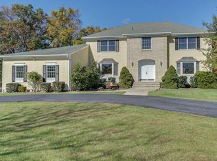 16 Argonne Farm Dr, Bridgewater, NJ 08807