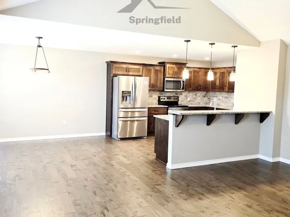 2415 E Mission St, Republic, MO 65738