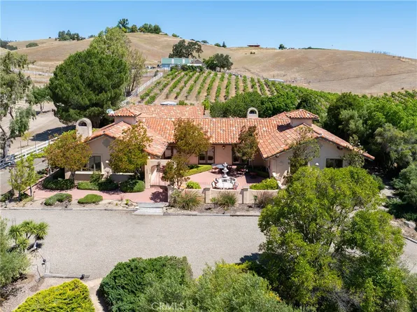 7568 Creston Rd, Adelaide, CA 93446