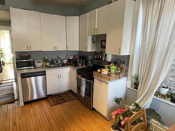 4th image of 1028 N Marshfield Ave #3