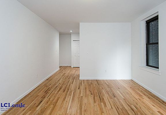 5th image of 204 E 84th St #28