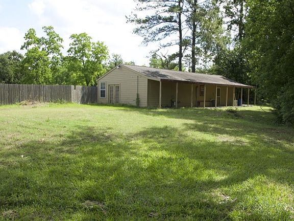 View of the side yard.