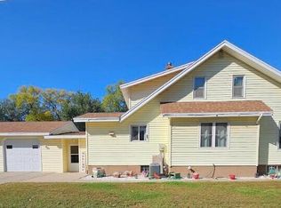 426 E 6th Ave, Redfield, SD 57469