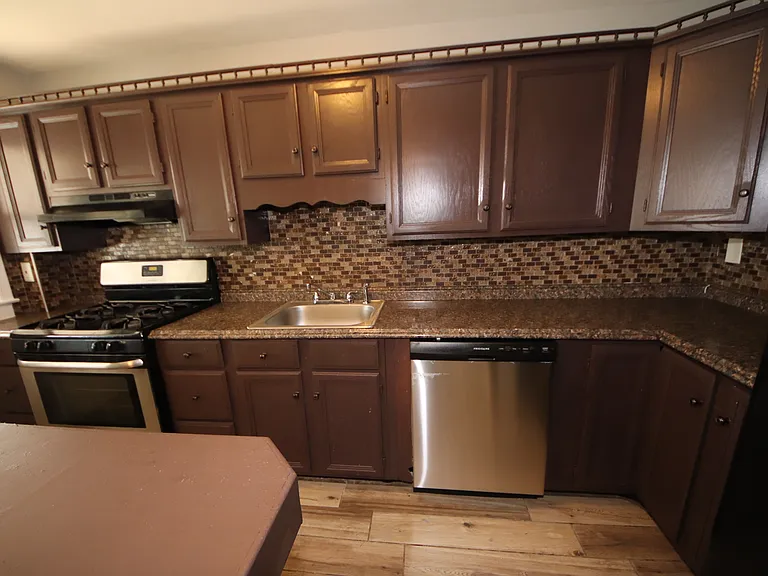 7517 School Ave — Photo 11