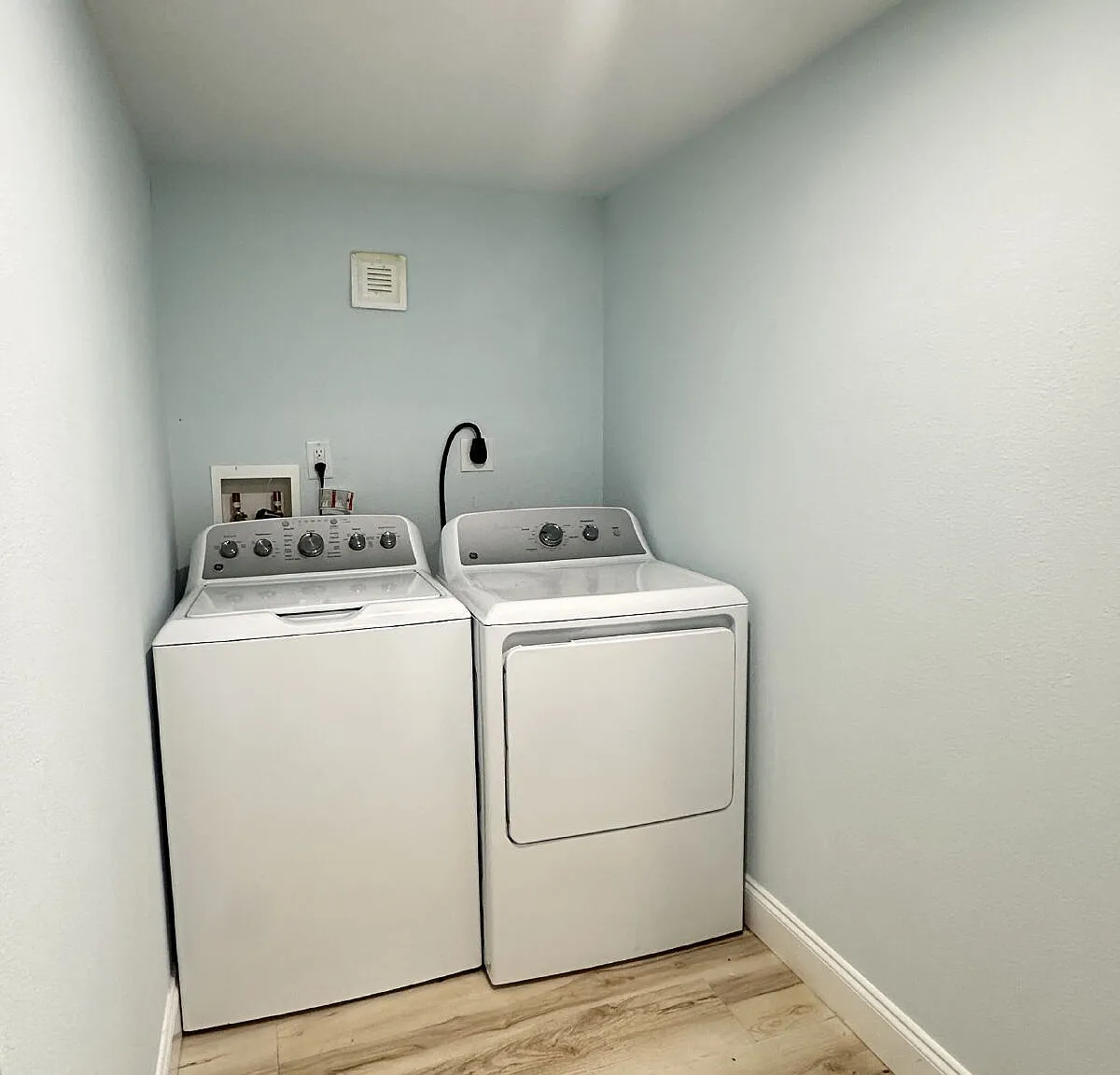 2 bed, 2.0 bath, 868 sqft, $1,600 — Photo 4