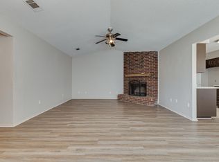 2825 Springhaven Ct, Bedford, TX 76021