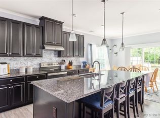 105 Silverlake Run, Yorktown, VA 23690