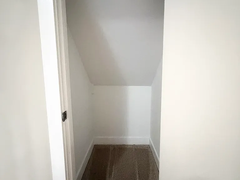 1338 Eddy St — Photo 36