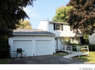 260 Round Pond Ln, Rochester, NY 14626