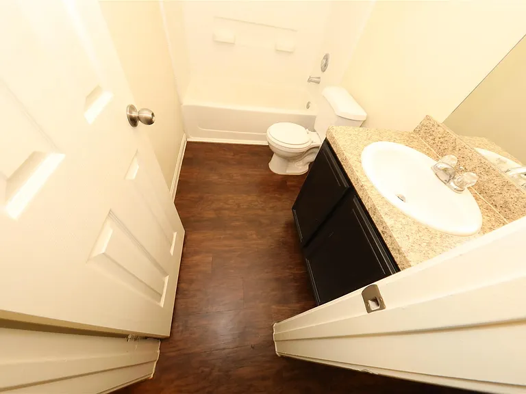 21430 Palma Grv — Photo 17