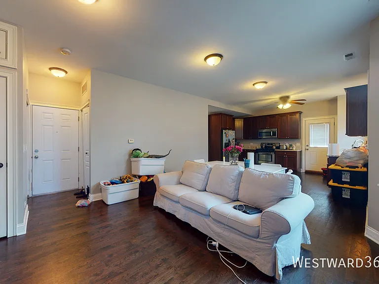 933 W Agatite Ave #3S — Photo 4