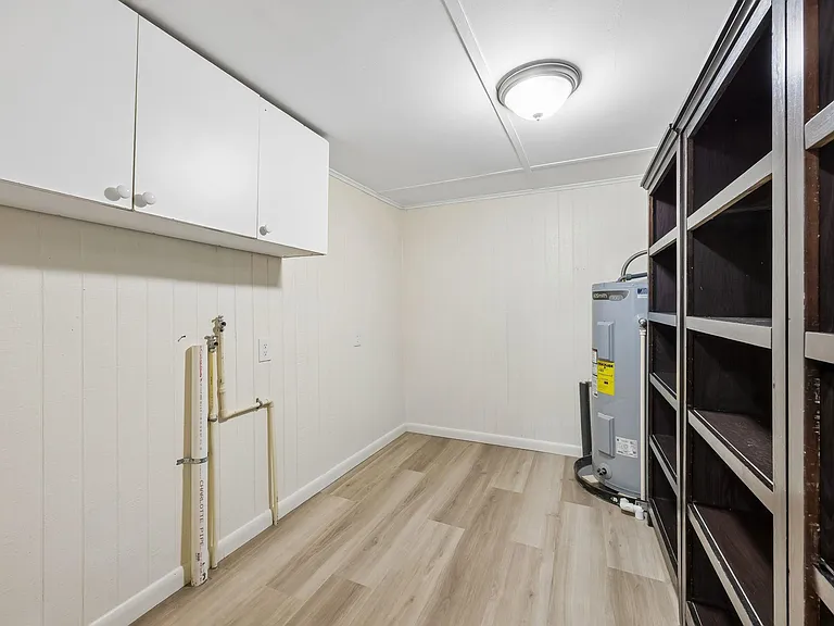 2113 Silver Lake Dr — Photo 20