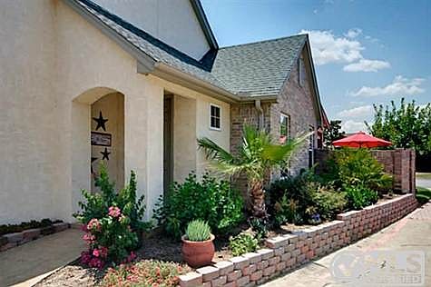 1st image of 6621 Shady Glen Way