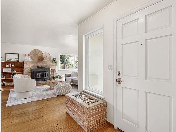 4th image of 2241 Marsh Road