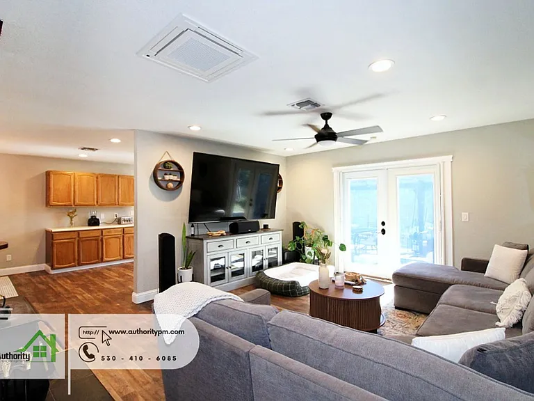 1437 Mariposa Ct — Photo 7