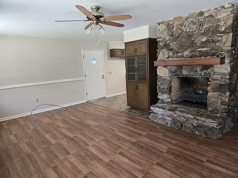 1513 Ridge St NW — Photo 2