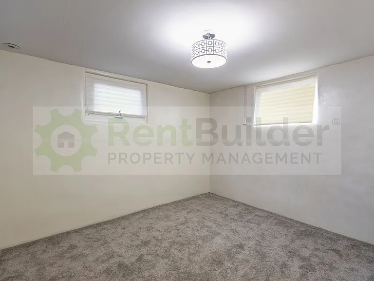 411 Wellesley Dr SE #A — Photo 19