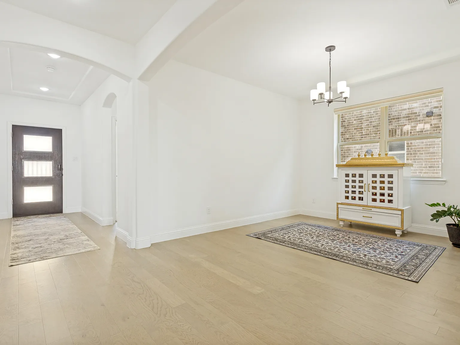 4 bed, 2783 sqft, $2,950 — Photo 3