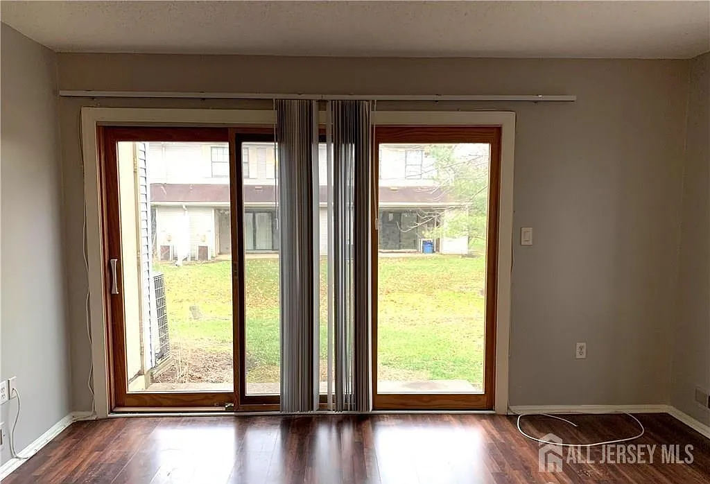2 bed, 3.0 bath, $2,850 — Photo 3