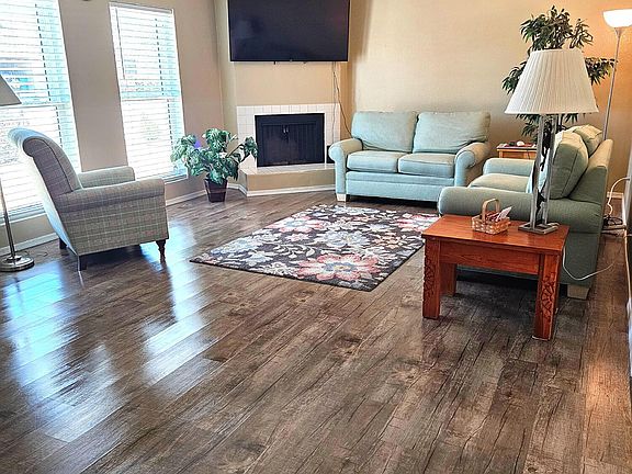 2nd image of 2035 S San Ray