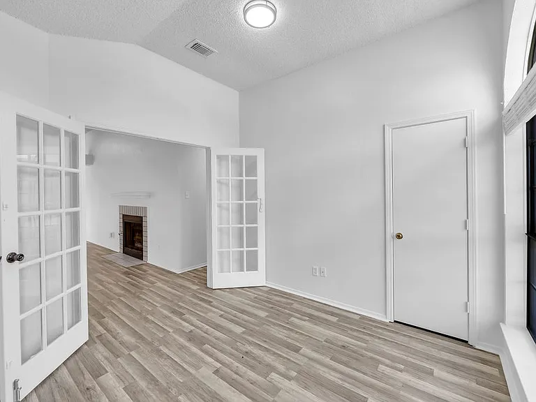 608 Rancho Dr — Photo 14