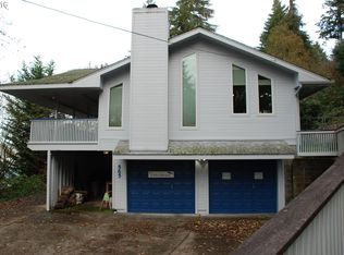 565 Hills Ct, Reedsport, OR 97467