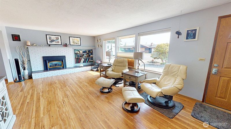 5th image of 1103 S 18th St.