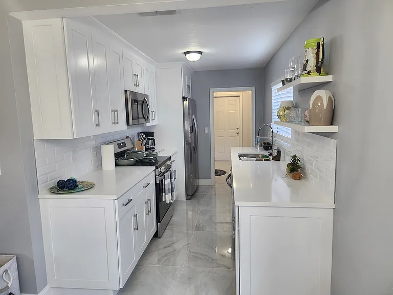 102 Cordova Rd — Photo 17
