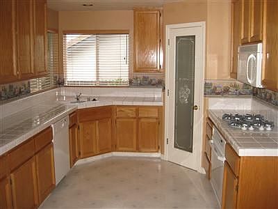 4th image of 1406 Avenida Camisa