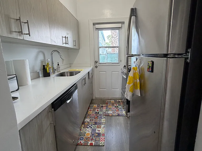 333 84th St #7 — Photo 8