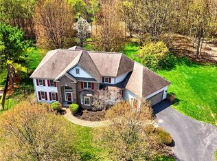 17 Royale Dr, Fairport, NY 14450