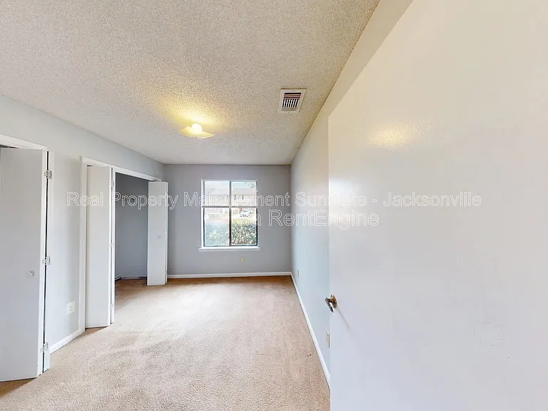 11256 Windtree Dr E — Photo 12