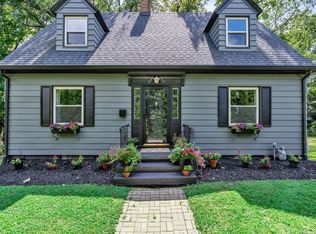 110 14th Ave, Moline, IL 61265