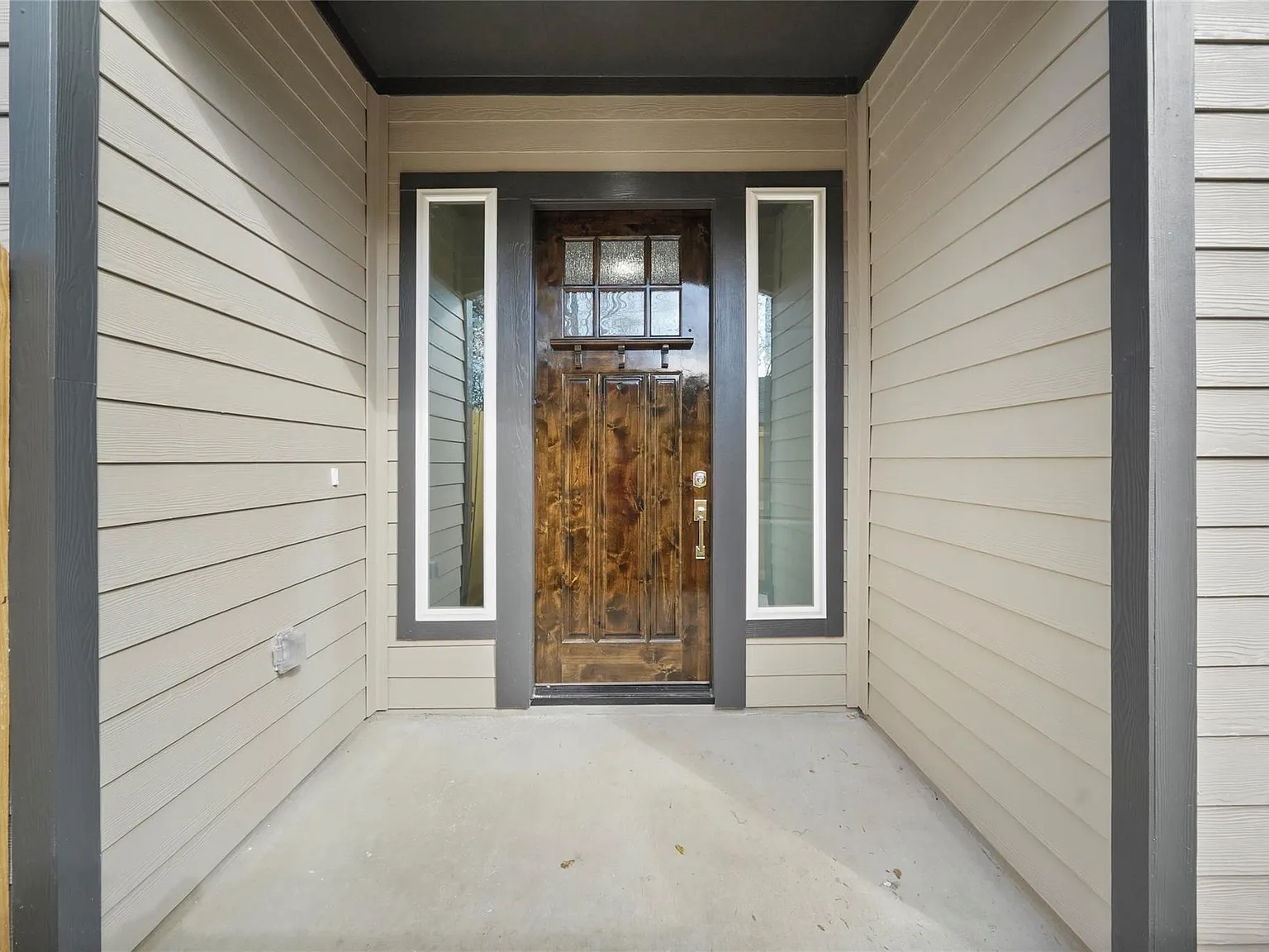 3 bed, 2.5 bath, 1918 sqft, $2,150 — Photo 2