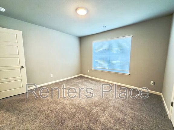 3rd image of 13936 S Ironwood Pl E