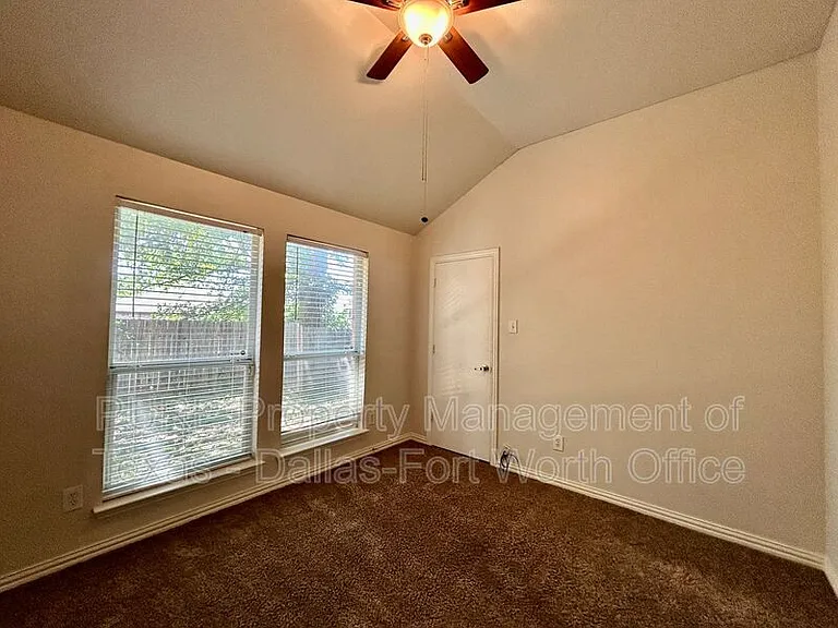 629 Madeline Ct — Photo 29
