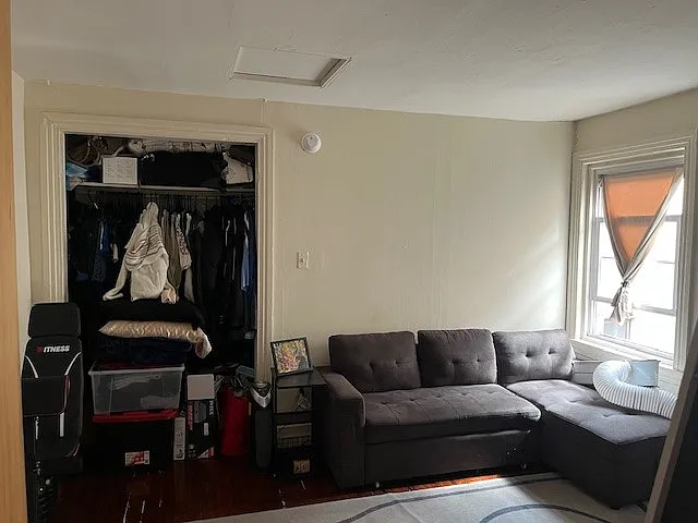 2822 Poplar St #2R — Photo 8