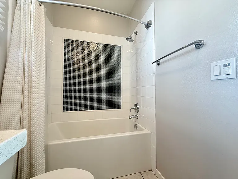 bathroom 3rd floor secondary bedroom