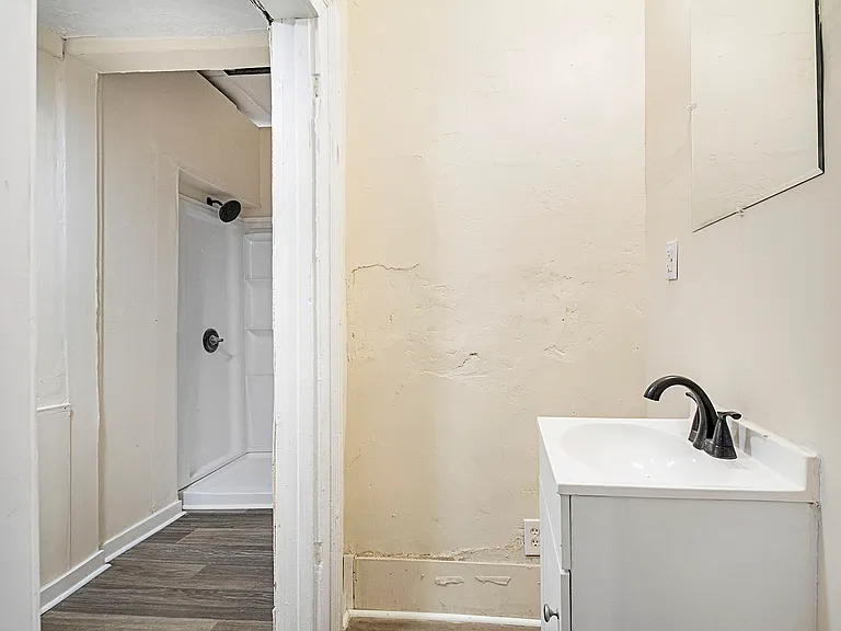 1394 Ross St — Photo 7