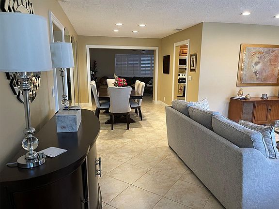 4th image of 7172 Pine Manor Drive