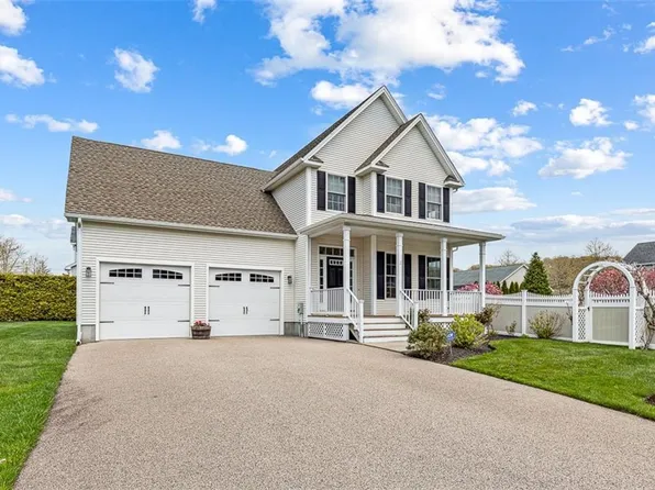 2 Hubbard St, Westerly, RI 02891