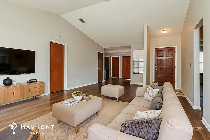 3 bed, 2.0 bath, 1310 sqft, $1,695 — Photo 4