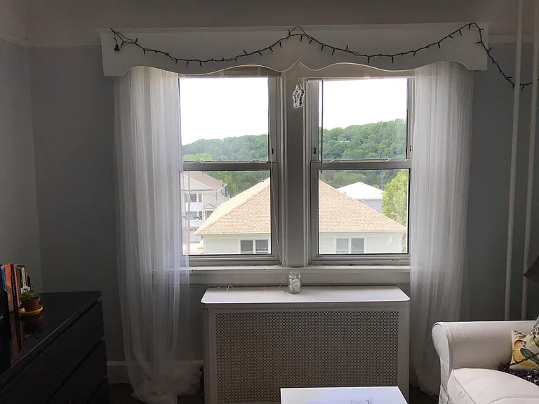 141 Gainsborg Ave E #1L — Photo 5
