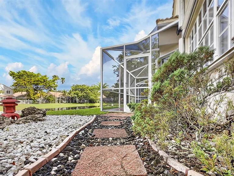 1520 Seabay Rd — Photo 28